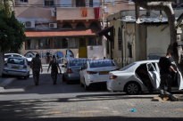 بالصور: الشرطة تشن حملة تمشيط واسعة بحثاً عن "ممنوعات" وسط مدينة يافا